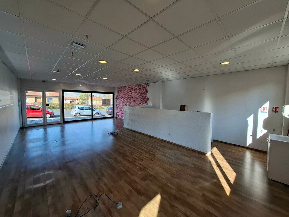 CLERMONT-FERRAND A LOUER LOCAL COMMERCIAL 142 M²