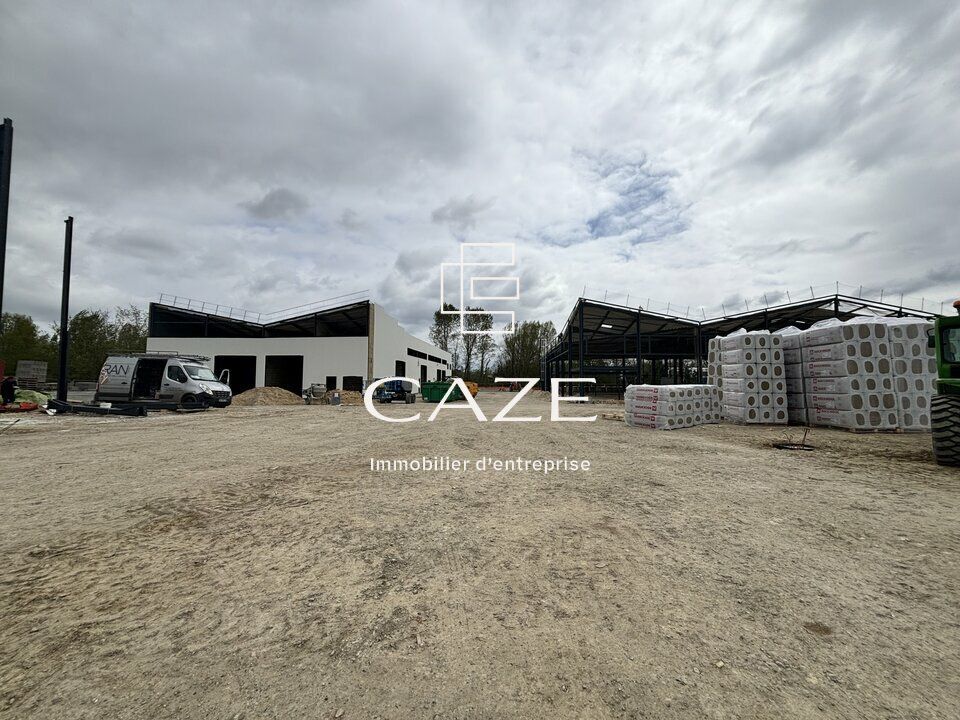 Vente local d''activites 2161.5 m² divisibles à partir de 90 m²
