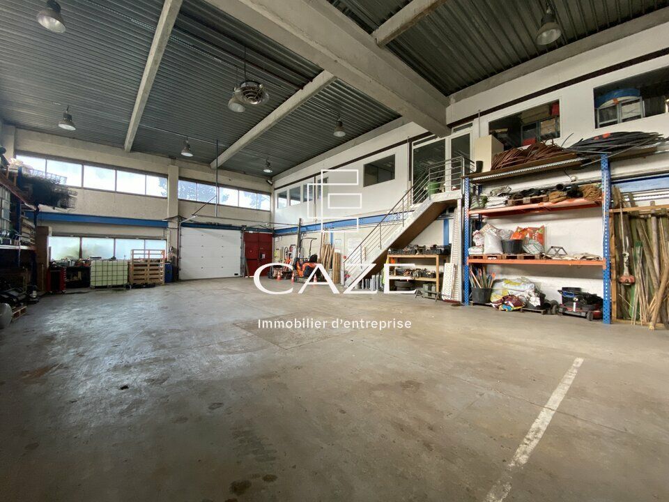 Location local d''activites 493 m² non divisibles