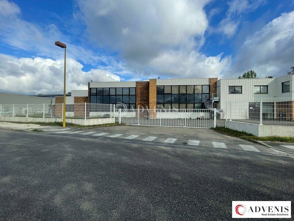 Location local d''activites 1315 m² non divisibles