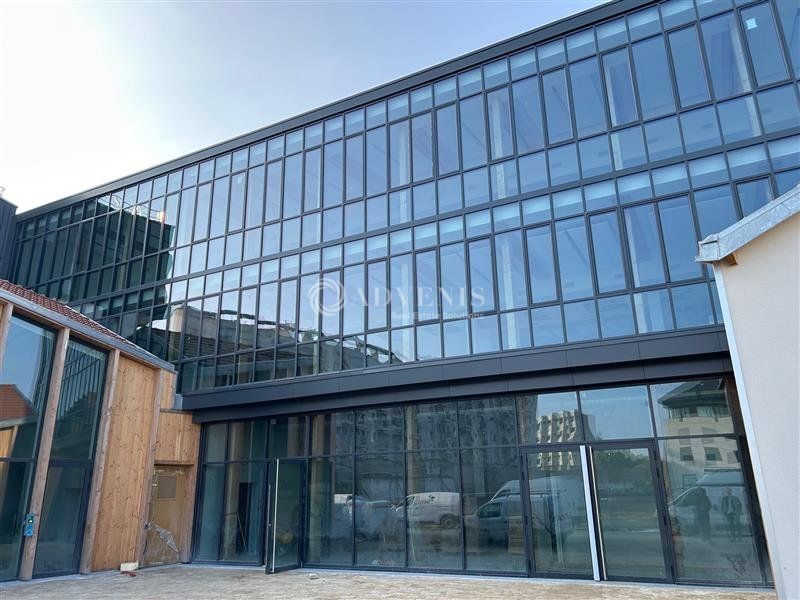 Environ 309 m² de bureaux neufs à louer à Tours
