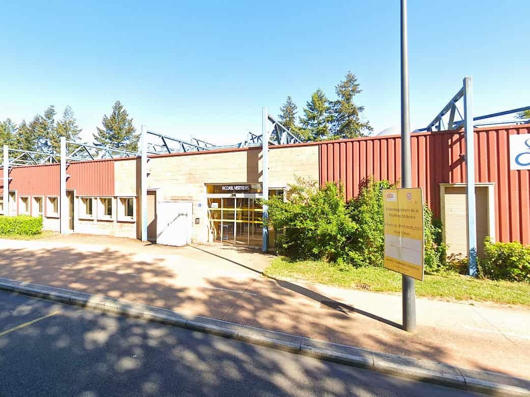 Vente local 1740 m² à Evreux