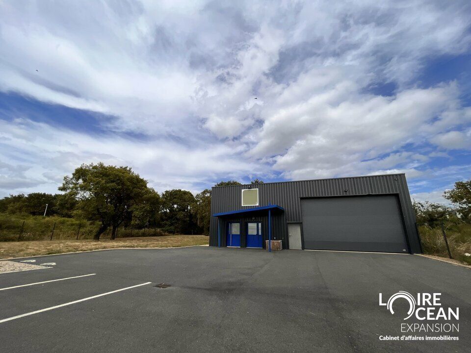 Location local d''activites 195 m² non divisibles