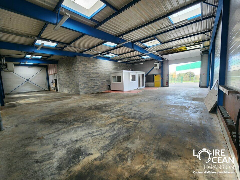 Location local d''activites 318 m² non divisibles
