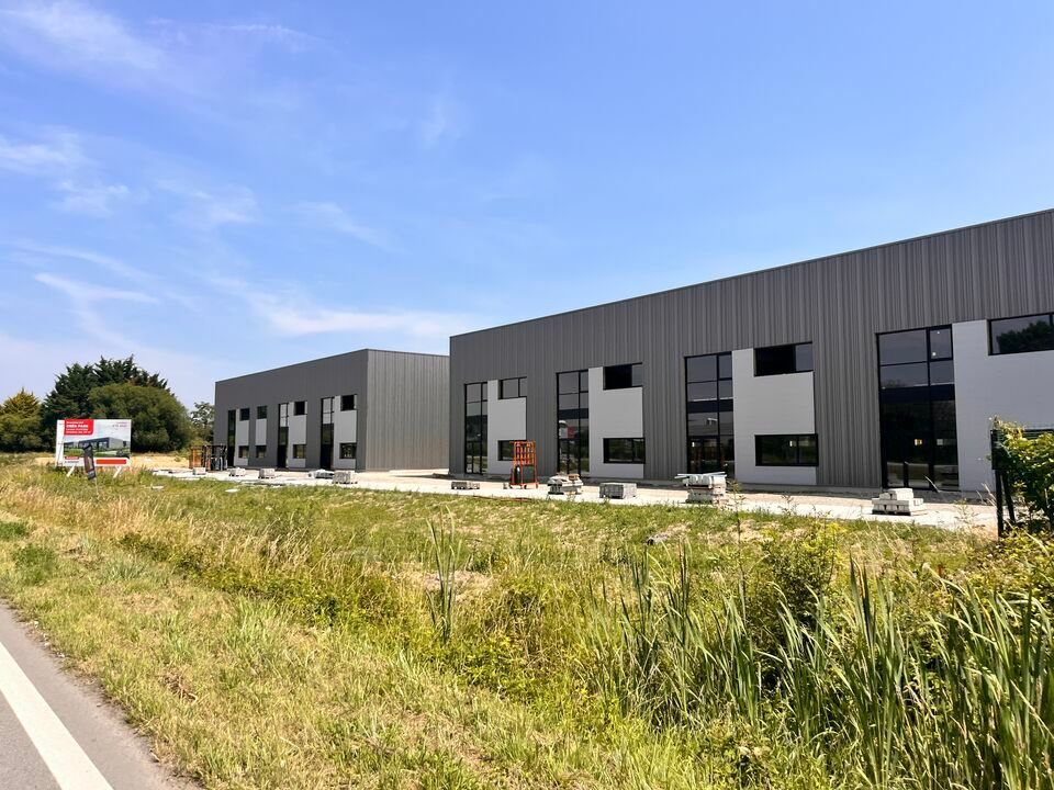 Vente local d''activites 220 m² non divisibles