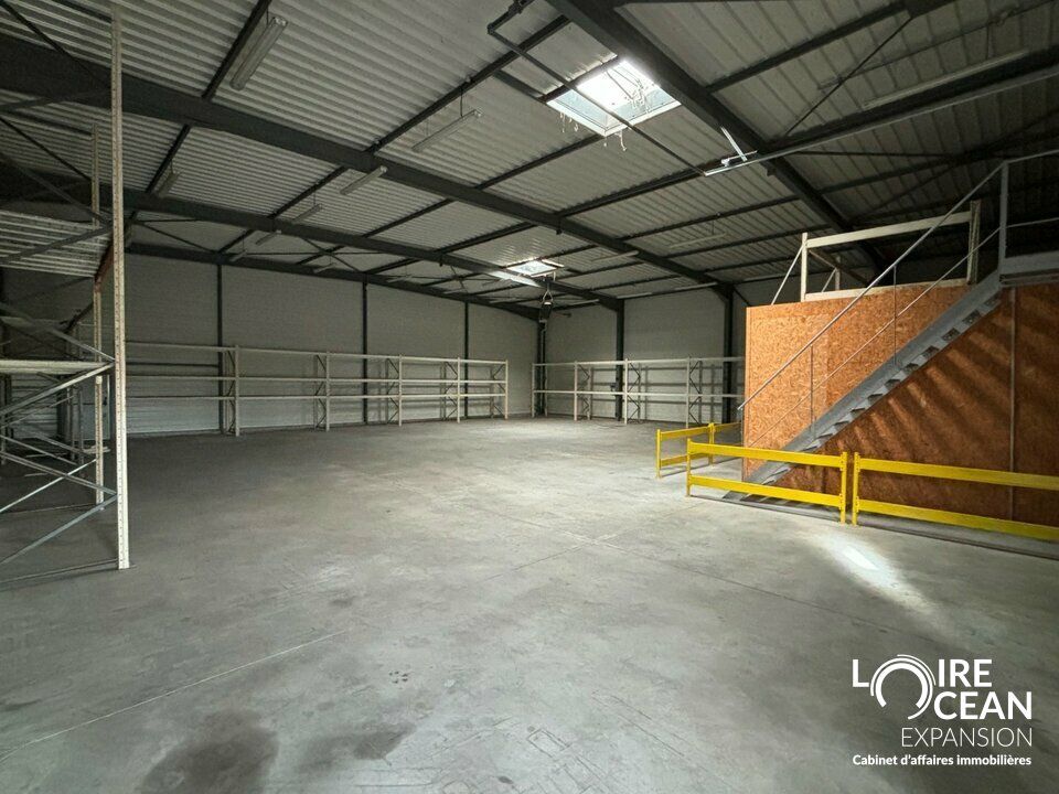 Location activité/entrepôt - 355 m²