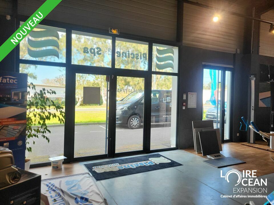 LOCAL COMMERCIAL 200 m² - ZONE COMMERCIALE DE ST BREVIN LES PINS !