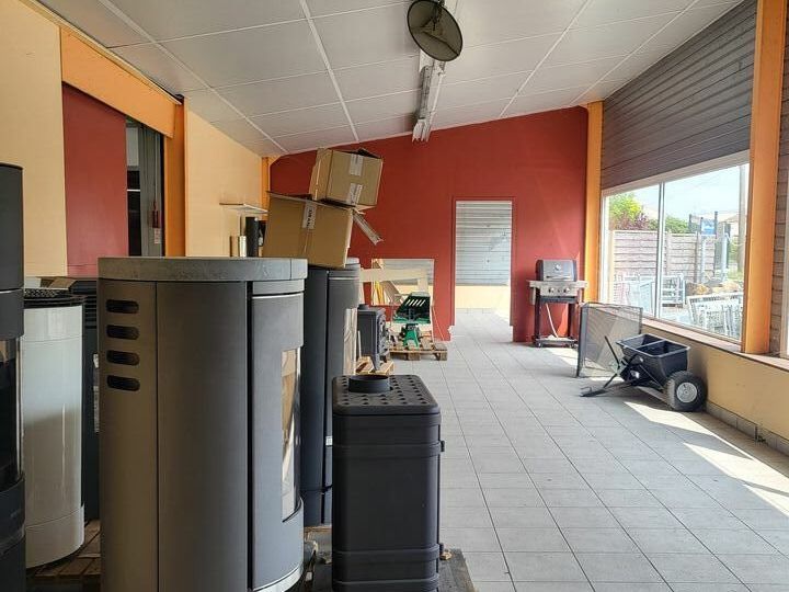 Location local d''activites 400 m² non divisibles