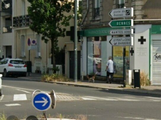 Location local commercial 110 m² non divisibles