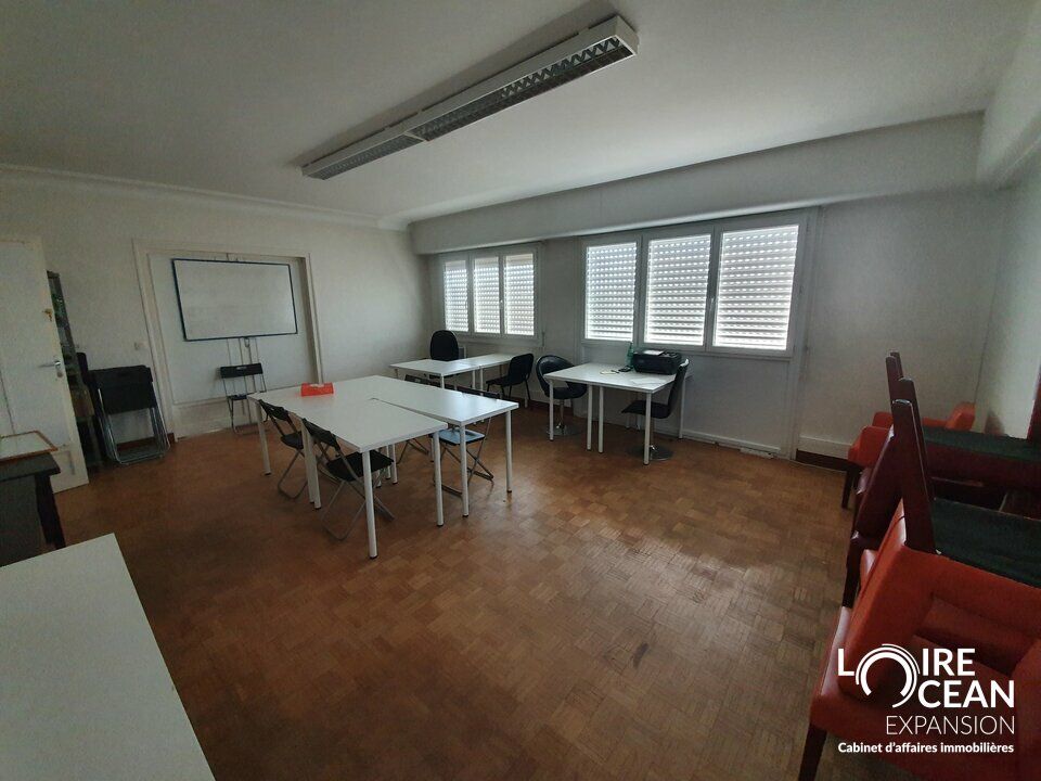 Location bureaux 230 m² divisibles à partir de 100 m²