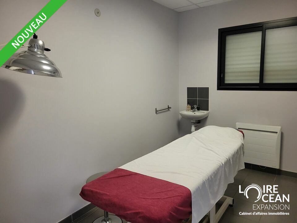 MAISON MEDICAL - ENSEMBLE DE 5 BUREAUX A PÄIMBOEUF !