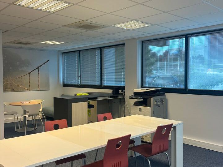 A VENDRE BUREAU LA BAULE