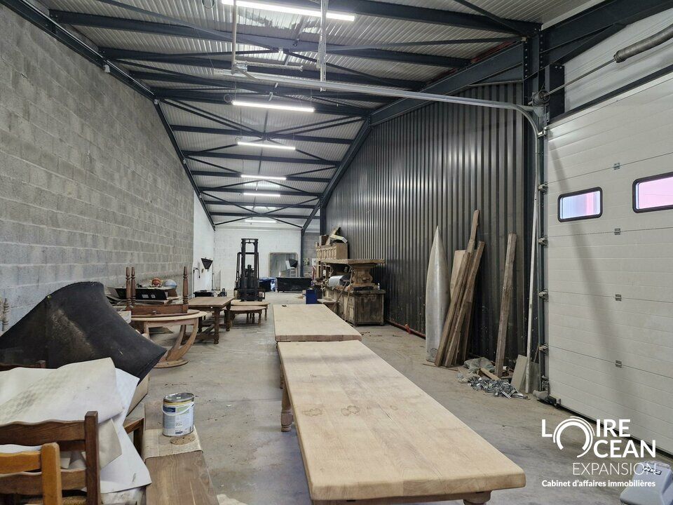 Location local d''activites 180 m² non divisibles
