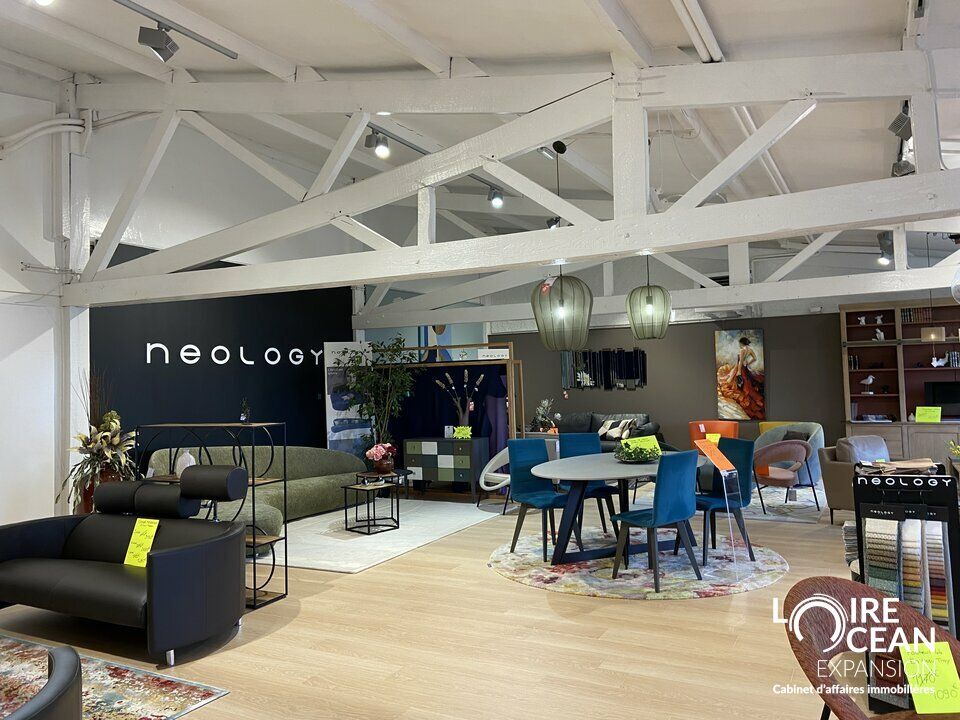 Location local commercial 600 m² non divisibles