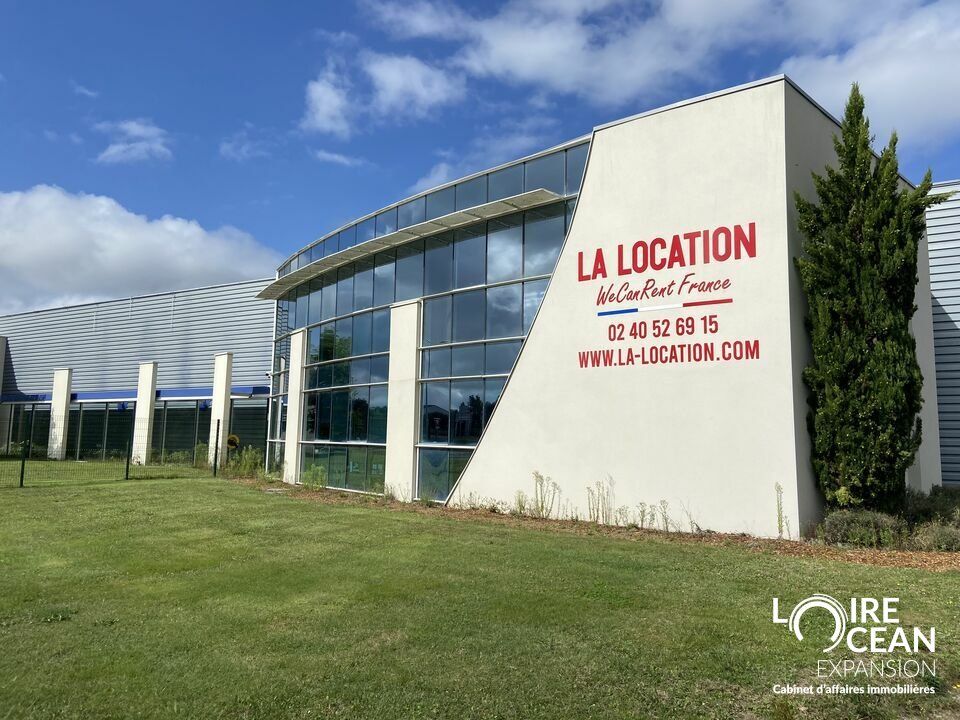 Location local d''activites 1060 m² non divisibles