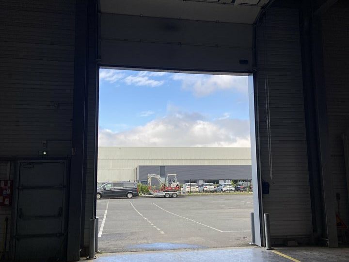 Location activité/entrepôt - 1060 m²