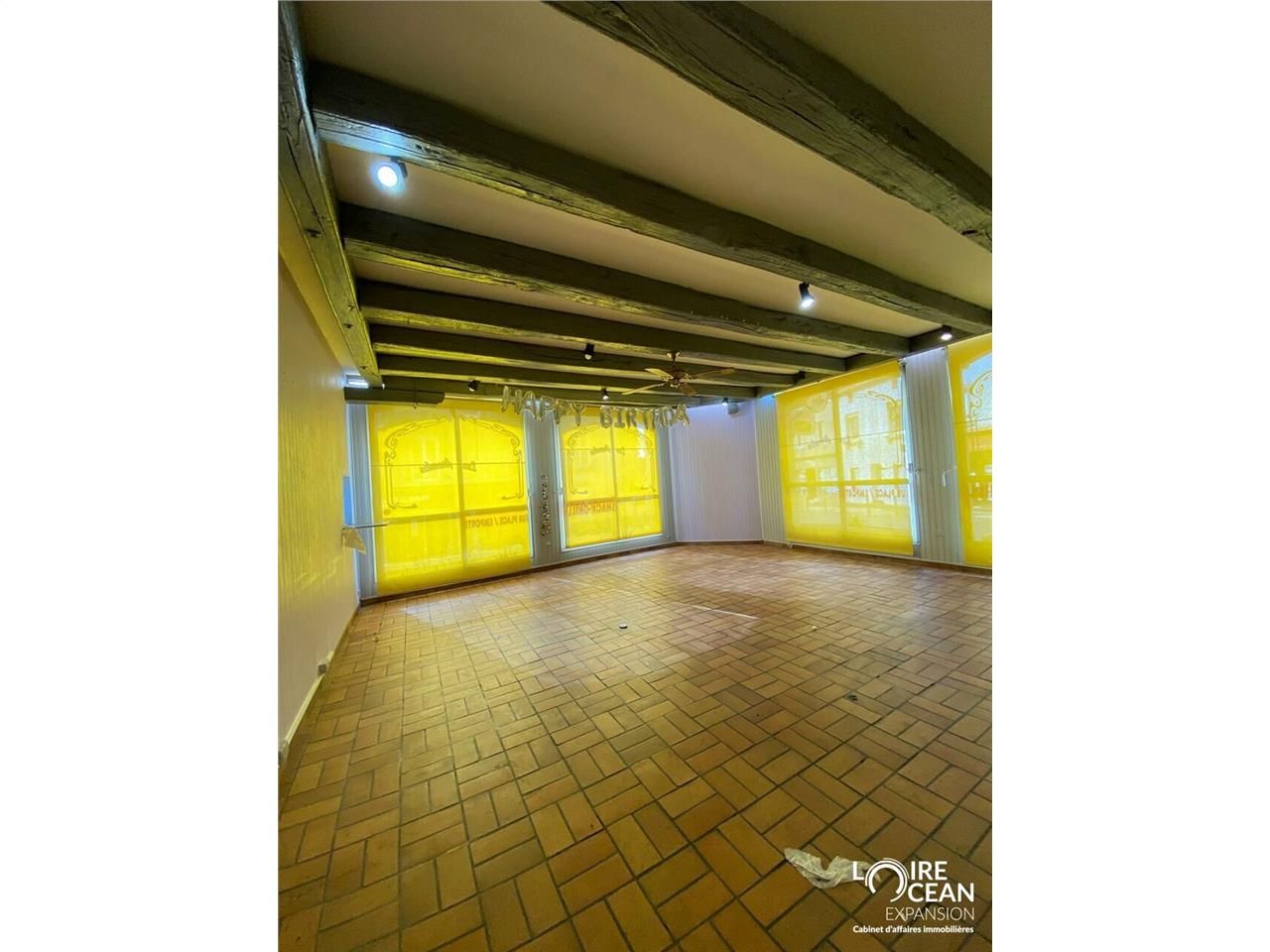 À LOUER – LOCAL COMMERCIAL 212 m² 