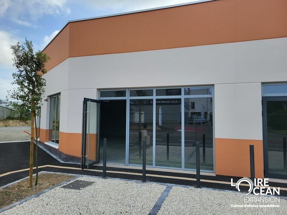 Location local commercial 95 m² non divisibles