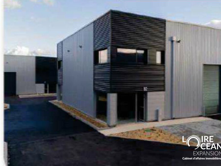 211 m² pour ce local d'activites en vente à Saint jean de boiseau