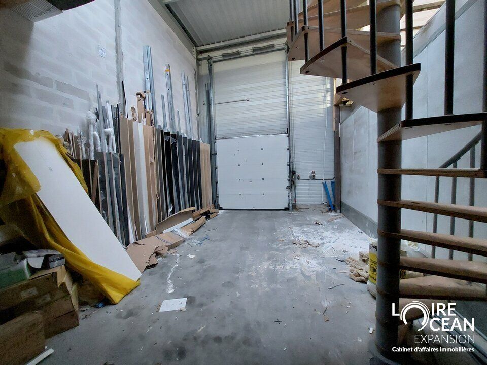 Location local d''activites 308 m² non divisibles