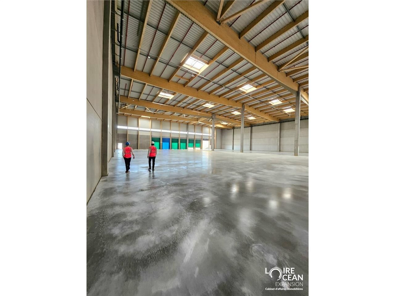 Location local 19000 m² non divisibles