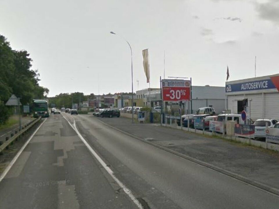 Location local commercial 653 m² non divisibles