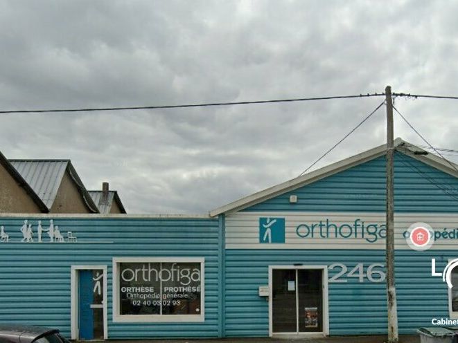 Location local commercial 210 m² non divisibles