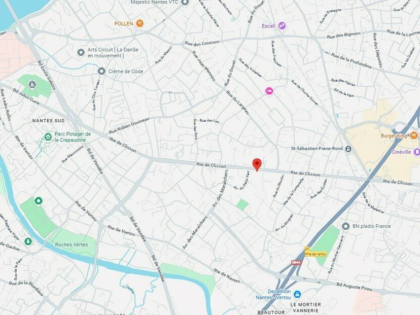 AU SUD DE NANTES SUR UN AXE A FORT TRAFIC