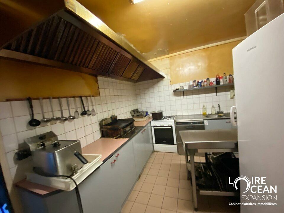Location local commercial 131 m² non divisibles