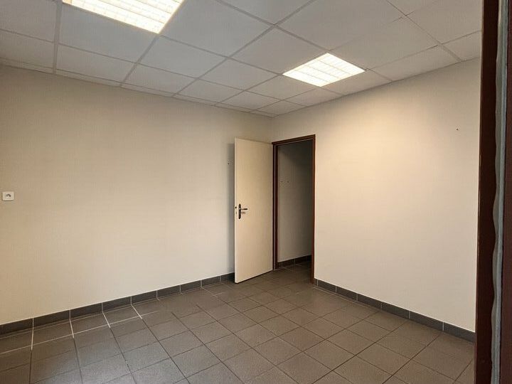A VENDRE - LOCAL D'ACTIVITÉS - 330m2