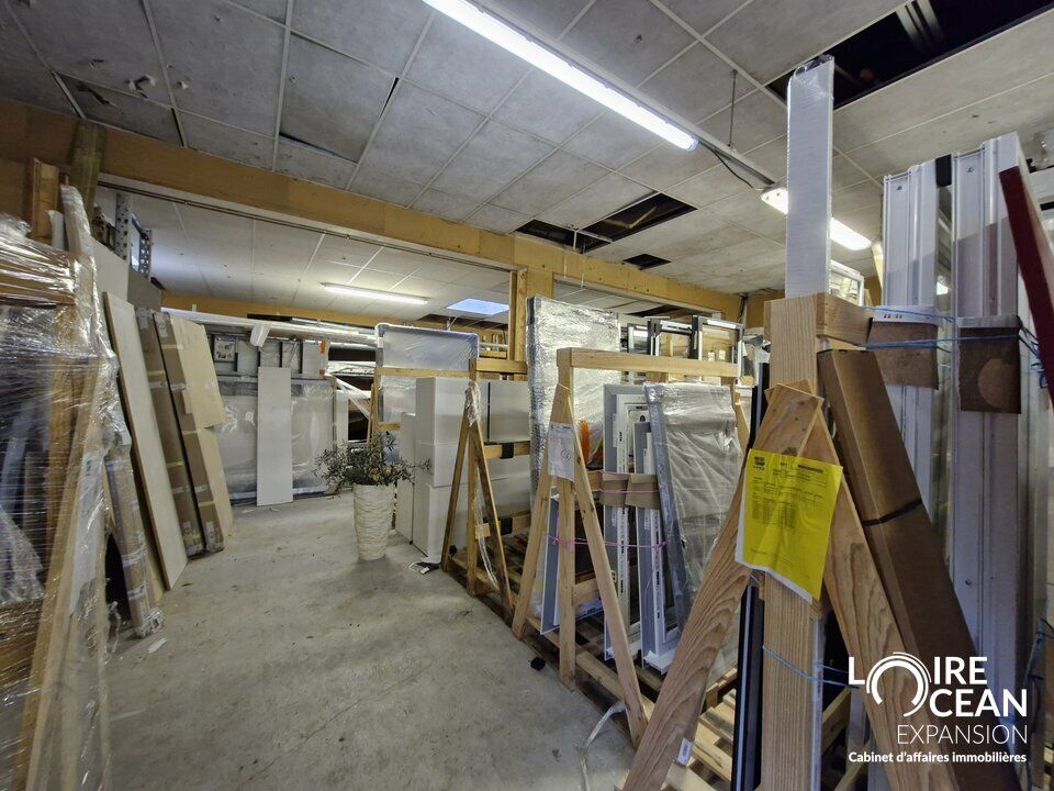 OPPORTUNITE ! BÂTIMENT A LA VENTE SAINT- BREVIN (GRANDE VISIBILITE SUR AXE PASSANT)