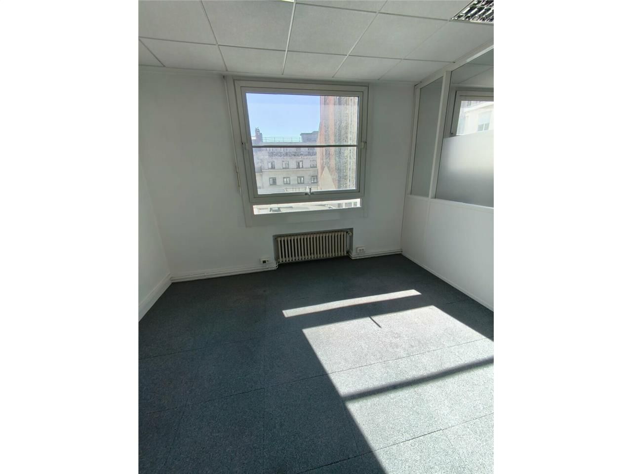 Bureaux lumineux 96 m² – Plein centre-ville – Accès PMR / Ascenseur