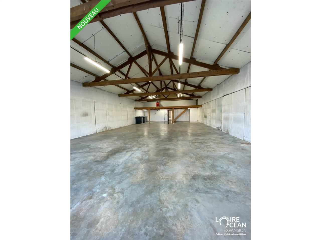 Location local d''activites 343 m² non divisibles