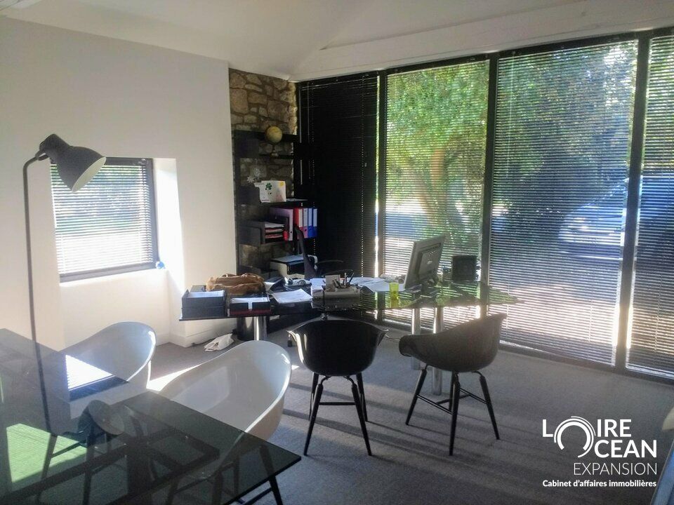 Location bureaux 80 m² non divisibles