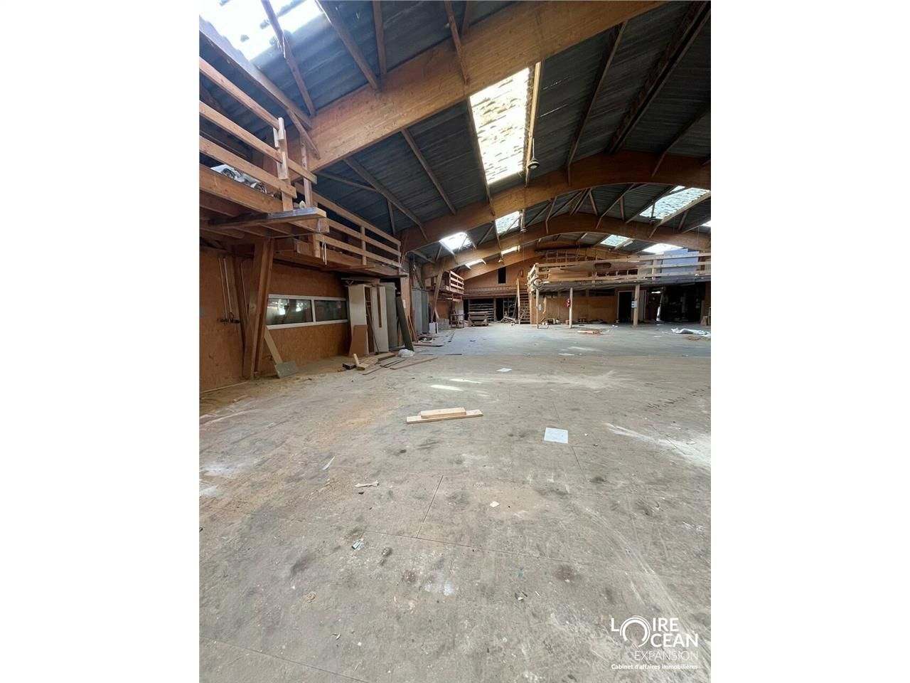 Vente local d''activites 616 m² non divisibles