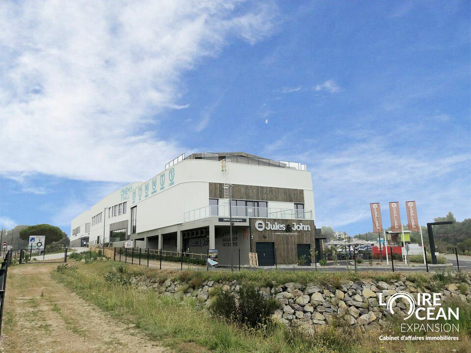 Vente local commercial 555 m² non divisibles