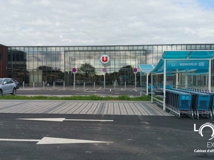 Location local commercial 1040 m² non divisibles