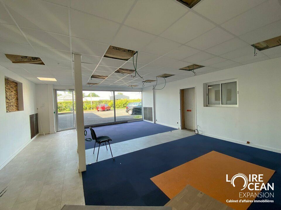 Location local d''activites 318 m² non divisibles