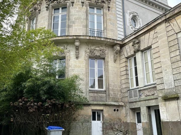 À louer, plateau de bureaux de 280 m² – Quai de Versailles