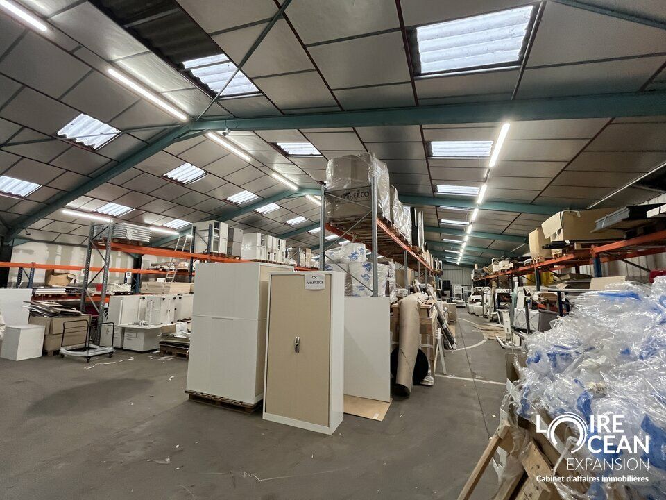 A VENDRE - entrepôt atelier - 700m2