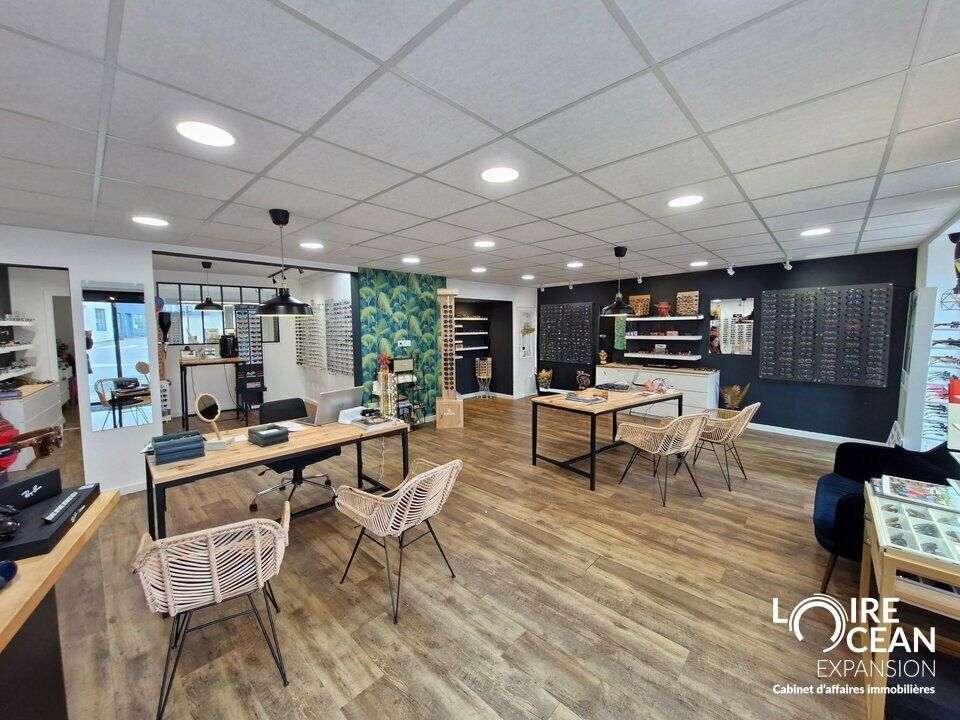 Location local commercial 135 m² divisibles à partir de 135 m²