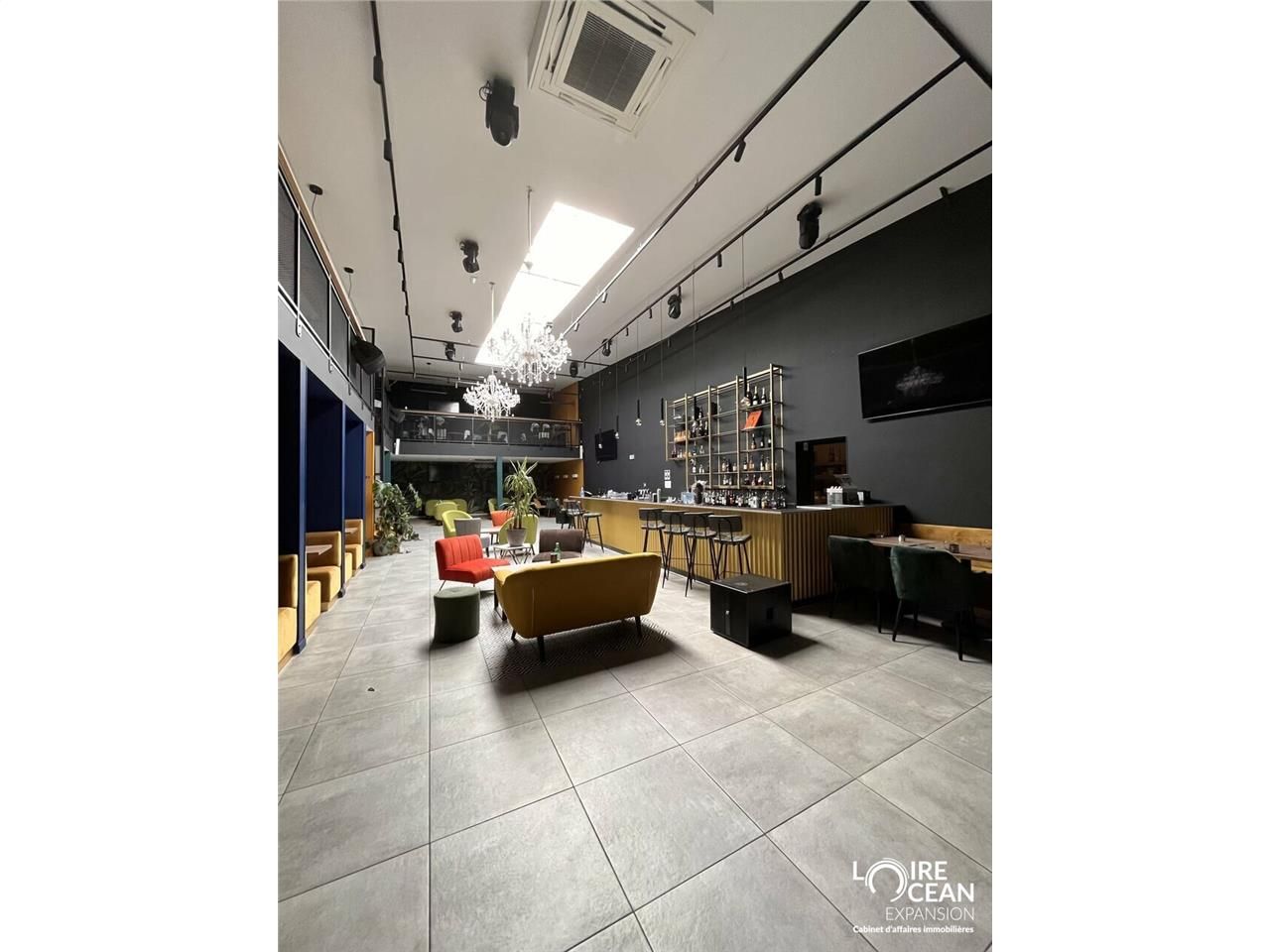 Location local commercial 486 m² non divisibles