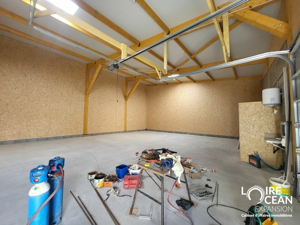 LOCAUX D'ACTIVITE ZONE DE LA GUERCHE