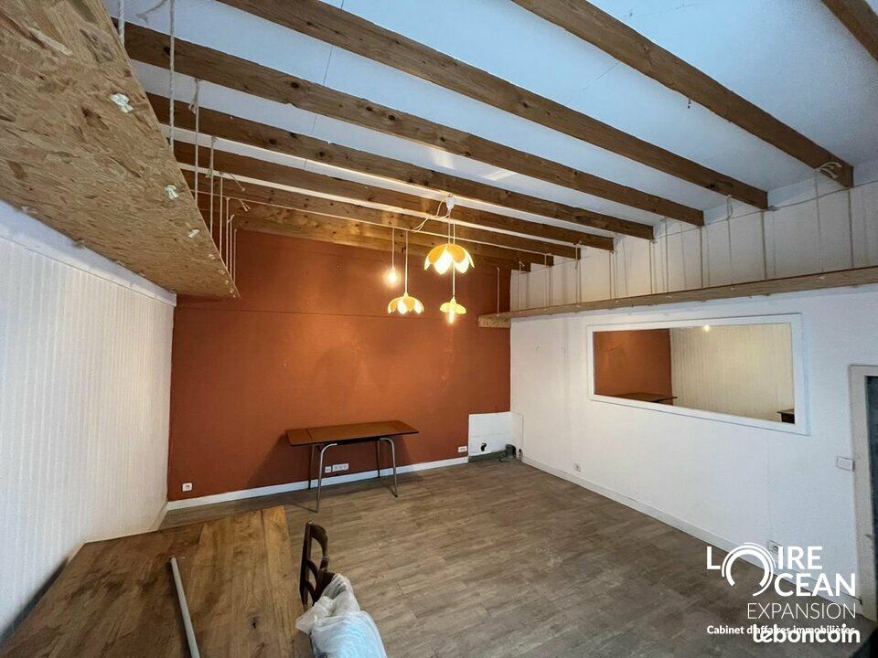 Location local commercial 56 m² non divisibles