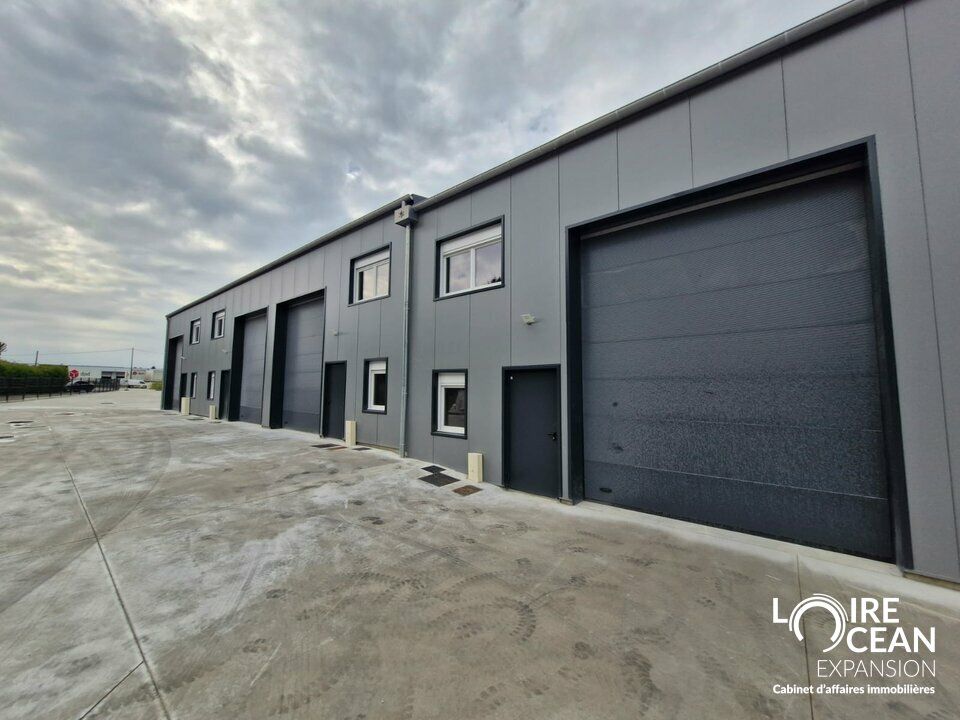 Location local d''activites 176 m² non divisibles