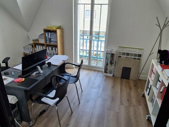A LOUER - BUREAUX A LA BAULE - CENTRE VILLE