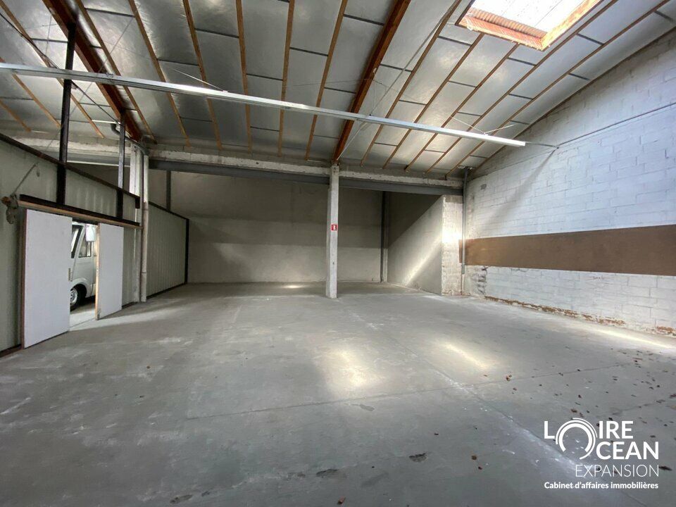 A LOUER ENTREPOT