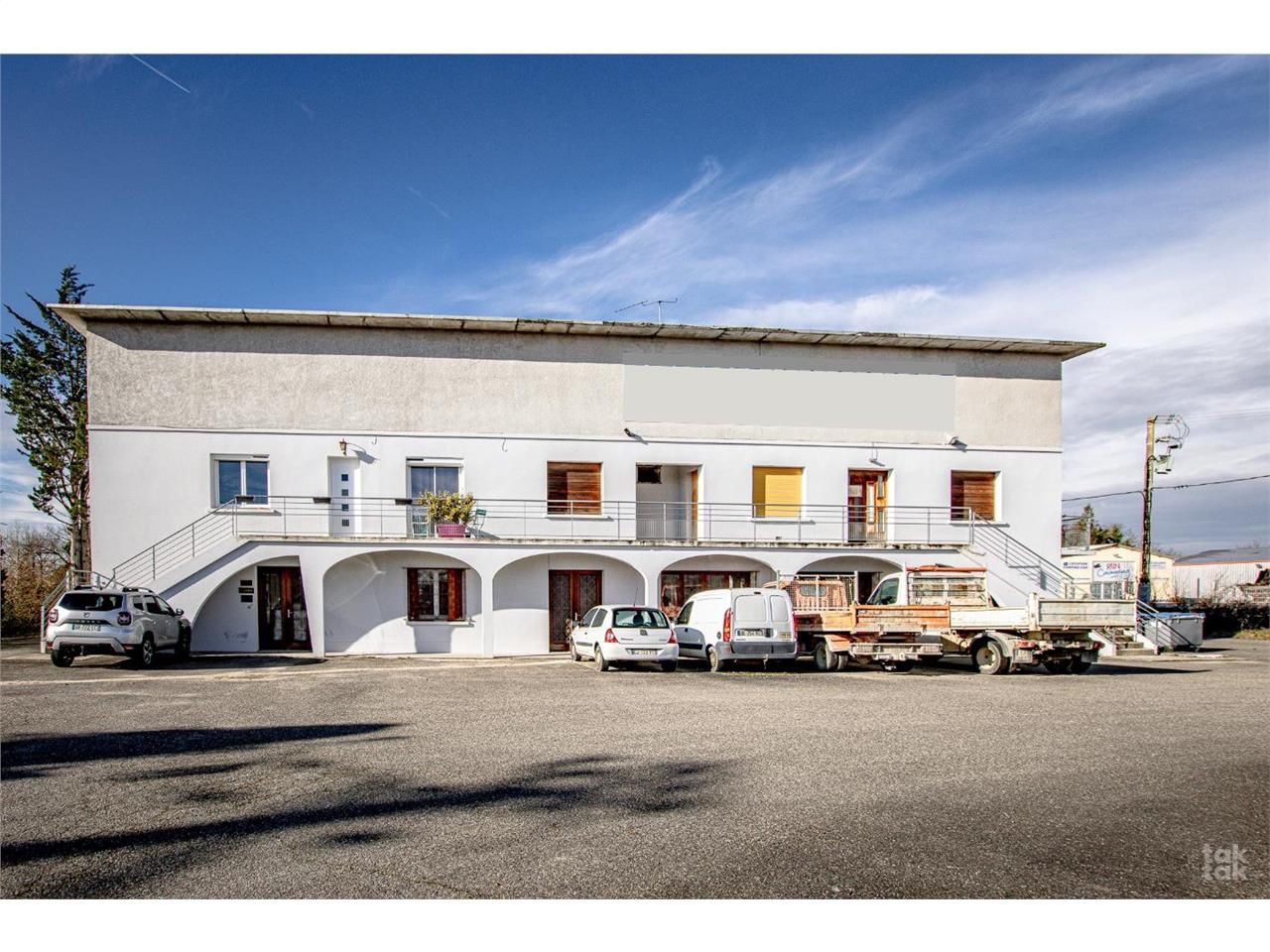 Location local 1450 m² à Montauban