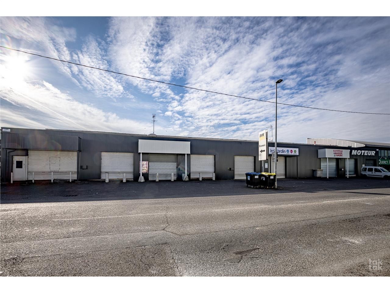 Location local commercial 470 m² à Montauban