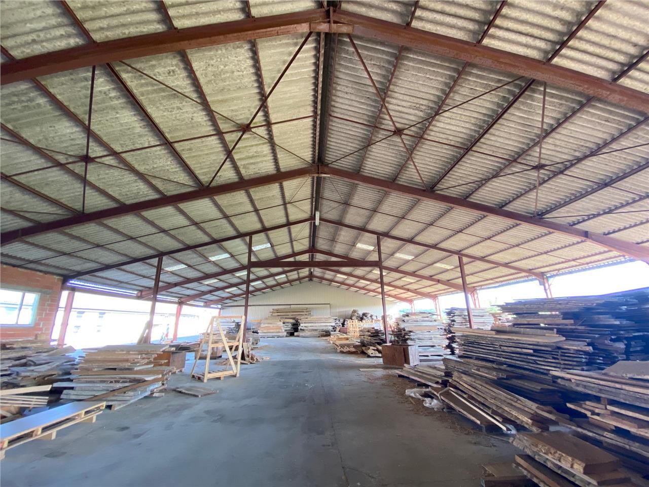 Location local 2116 m² à Cayrac